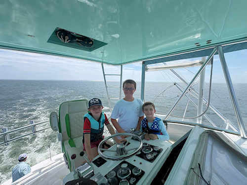 Young Gecko anglers at the helm.