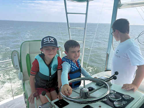 Young Gecko anglers at the helm.